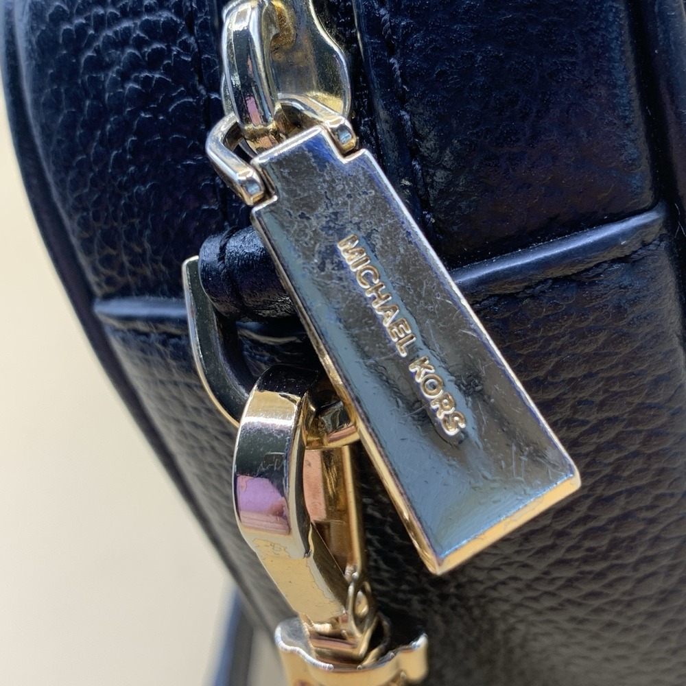 MICHAEL KORS Womens Jet Set Crossbody Bag Purse Black Leather Gold MK Logo - Picture 6 of 13